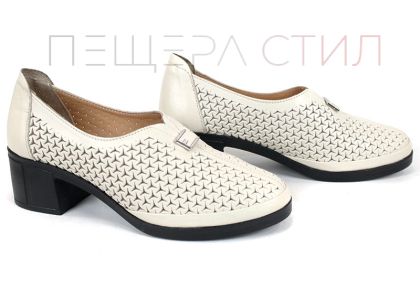 дамски бежови обувки естествена кожа перфорация