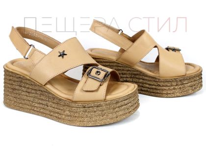 дамски сандали на платформа от естествена кожа в бежово