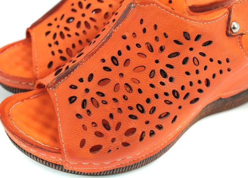 Дамско сандали от естествена кожа с перфорация в оранжево M-126 OR