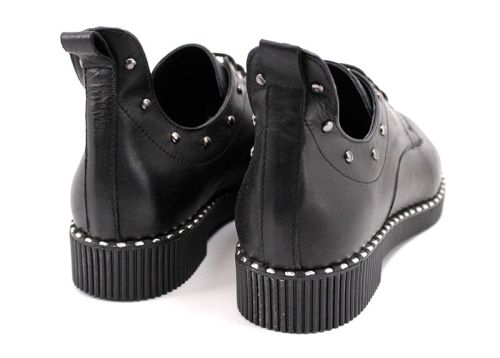 Дамски обувки от естествена кожа в черно 677 CH