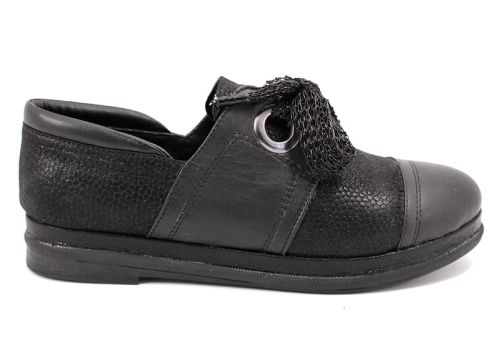Дамски обувки от ефектна кожа в черно 258 CH