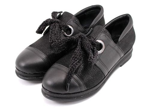 Дамски обувки от ефектна кожа в черно 258 CH