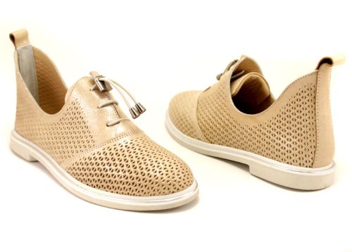 Дамски летни обувки с перфорация в цвят бежов сатен 464-55 BJ