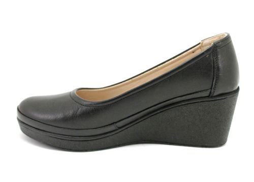Дамски обувки на платформа в черно подходящи за ежедневно и формално носен - 2300 CH