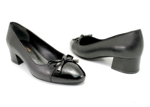 Дамски официални обувки в черно 14 CH