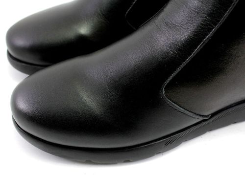 Botine de damă din piele naturală în negru 369 CH