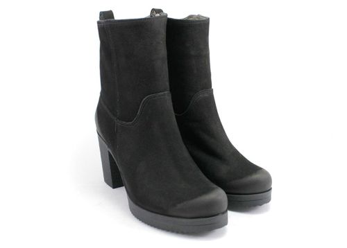 Botine de damă din nubuc natural negru K-40 CH