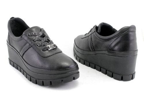 Дамски обувки на платформа за ежедневно носене изработени от висококачествена естествена кожа - 7630 CH