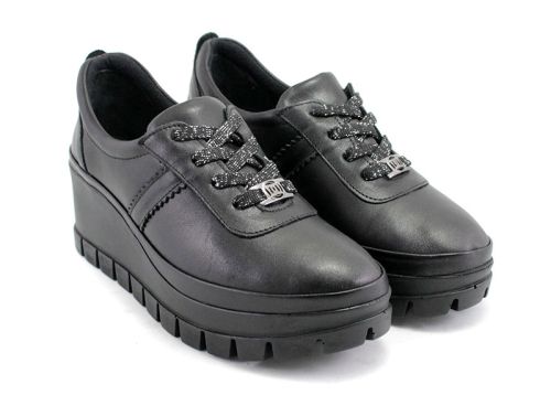 Дамски обувки на платформа за ежедневно носене изработени от висококачествена естествена кожа - 7630 CH