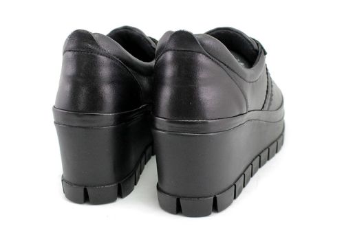 Дамски обувки на платформа за ежедневно носене изработени от висококачествена естествена кожа - 7630 CH