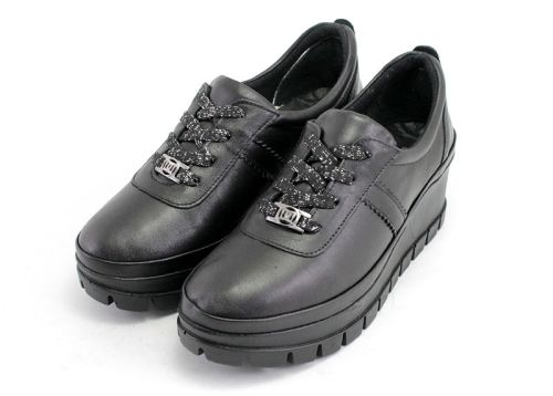 Дамски обувки на платформа за ежедневно носене изработени от висококачествена естествена кожа - 7630 CH