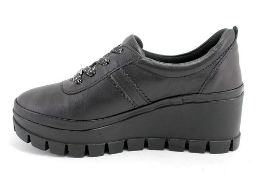 Дамски обувки на платформа за ежедневно носене изработени от висококачествена естествена кожа - 7630 CH