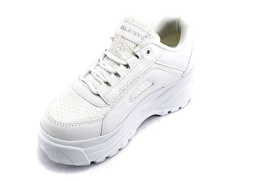 Дамски спортни обувки тип маратонки в бяло -  664B