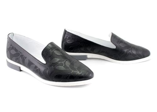 Дамски ежедневни обувки от щампована кожа в черно - Модел Калия.