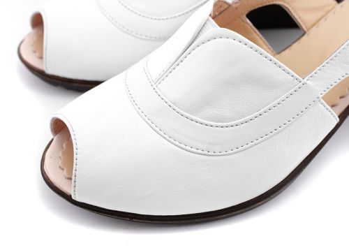 Дамски сандали от бяла, мека кожа - Модел Ивана.