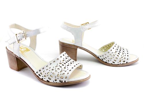 Дамски сандали от бяла, сатенена кожа - Модел Теодора.