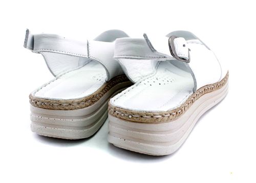 Дамски, ниски сандали в бяло - Модел Пресияна.