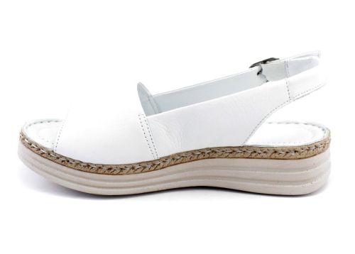 Дамски, ниски сандали в бяло - Модел Пресияна.