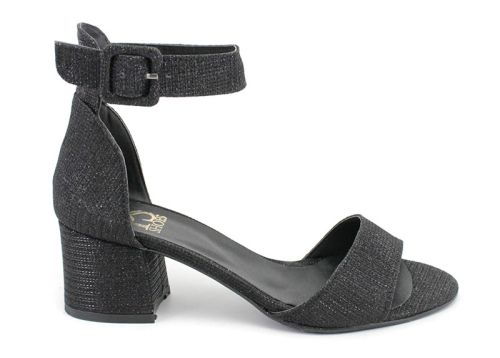 Дамски сандали на нисък ток в черно- Модел Вега.
