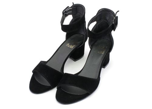 Дамски сандали от изкуствен набук в черно- Модел Вега.