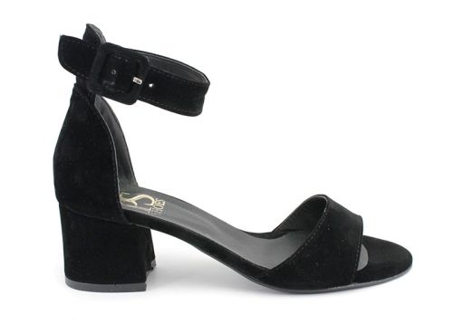 Дамски сандали от изкуствен набук в черно- Модел Вега.