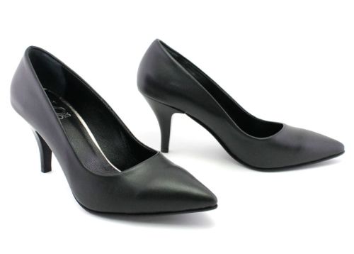 Дамски официални обувки от естествена кожа в черно модел Гиада.