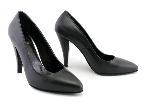 Дамски официални обувки от естествена кожа в черно, модел Дория.