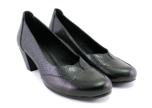 Дамски ежедневни обувки в черно- Модел Гладис.
