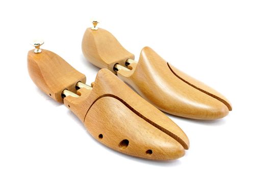 Професионални, луксозни дървени обтегачи за мъжки обувки.