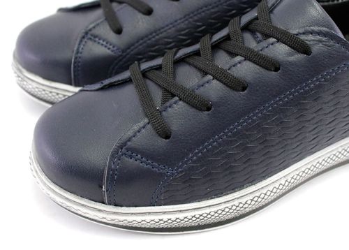 Дамски спортни обувки в тъмно синьо -  Модел Ирма.