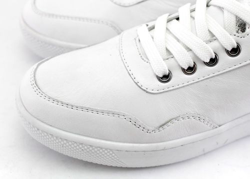 Дамски спортни обувки в бяло -  Модел Варвара.