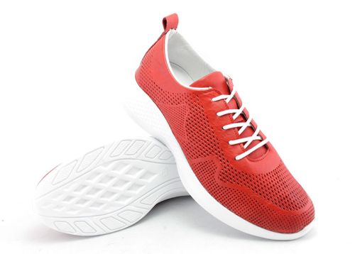 Дамски спортни обувки в червено -  Модел Долорес.