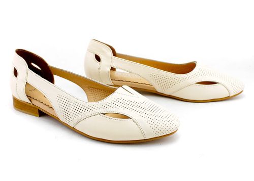 Дамски летни обувки в светло бежов цвят