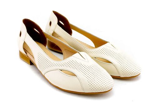 Дамски летни обувки в светло бежов цвят