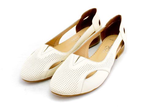 Дамски летни обувки в светло бежов цвят