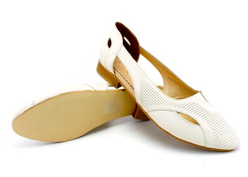 Дамски летни обувки в светло бежов цвят