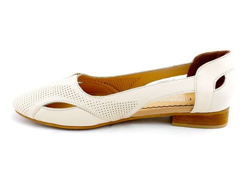 Дамски летни обувки в светло бежов цвят