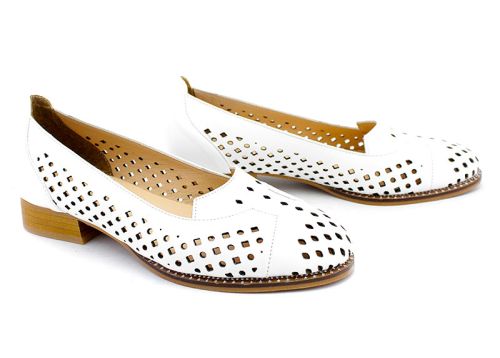 Дамски летни обувки в бял цвят -  Модел Модена.