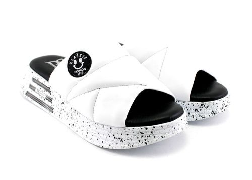 Дамски чехли в бяло - Модел Паула