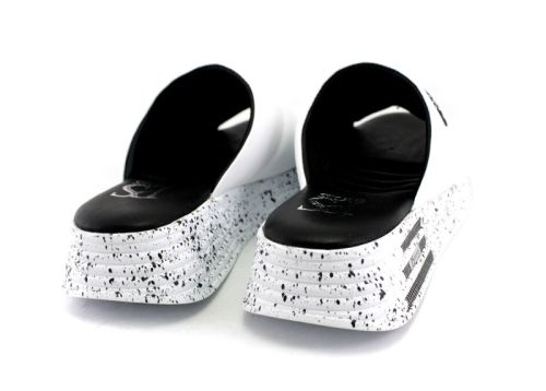 Дамски чехли в бяло - Модел Паула