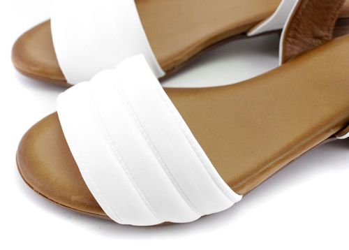 Дамски сандали на нисък ток в бяло и кафяво - Модел Инес