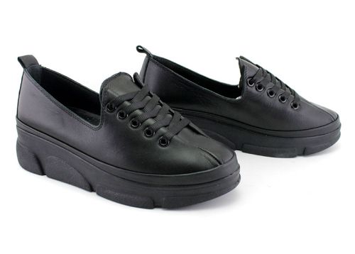 Дамски, ежедневни обувки в черно - Модел Алмира.