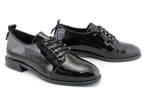 Дамски, ежедневни обувки в черно - Модел Ирис.