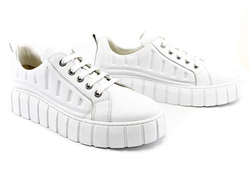 Дамски, ежедневни обувки спортен стил в бяло - Модел Брена.