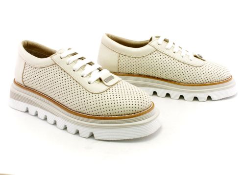 Дамски летни обувки от естествена кожа в бежово - Модел Йоана.