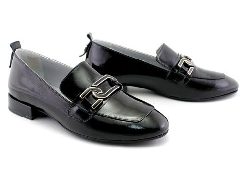 Дамски обувки от естествен лак в черно - Модел Шарлота.