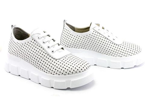 Дамски летни обувки от естествена кожа в бяло - Модел Марица.