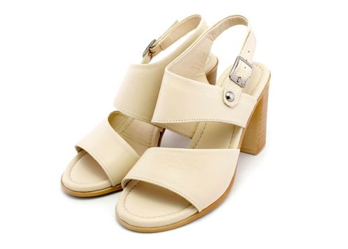Дамски сандали от естествена кожа в бежово - Модел Кармен