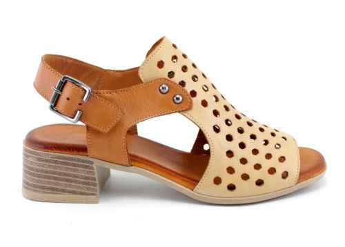 Дамски сандали на нисък ток в бежов и светло кафяв цвят - Модел Карина