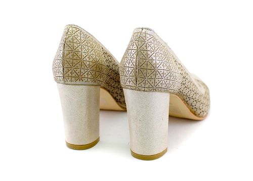 Дамски официални обувки с перфорация, модел Перла.